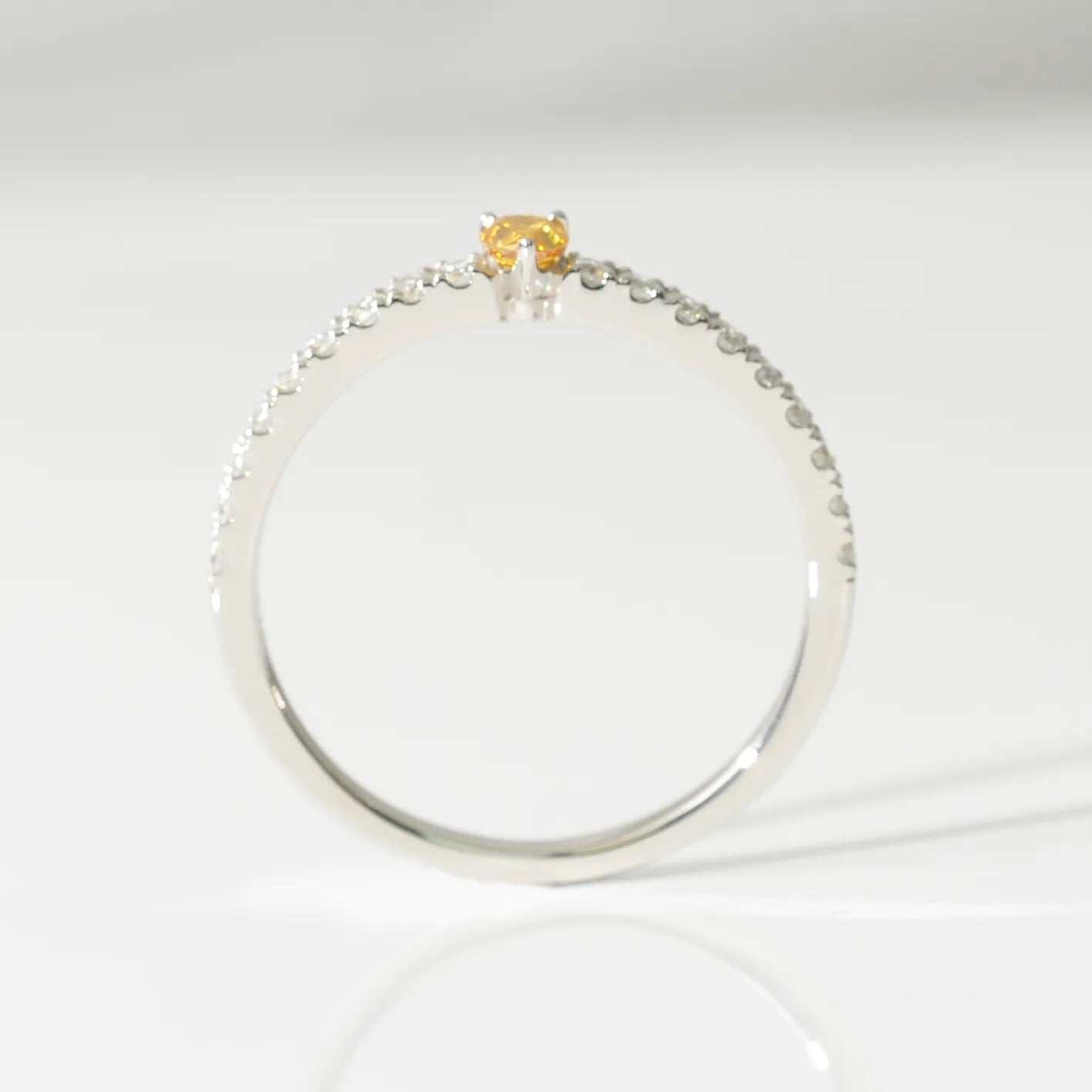 【限定1点】オレンジダイヤモンド プラチナリング(TINSEL ETERNITY/0.107カラット/Fancy Vivid Yellowish Orange/SI1/ペアシェイプ/4月誕生石)《JRGD2069》