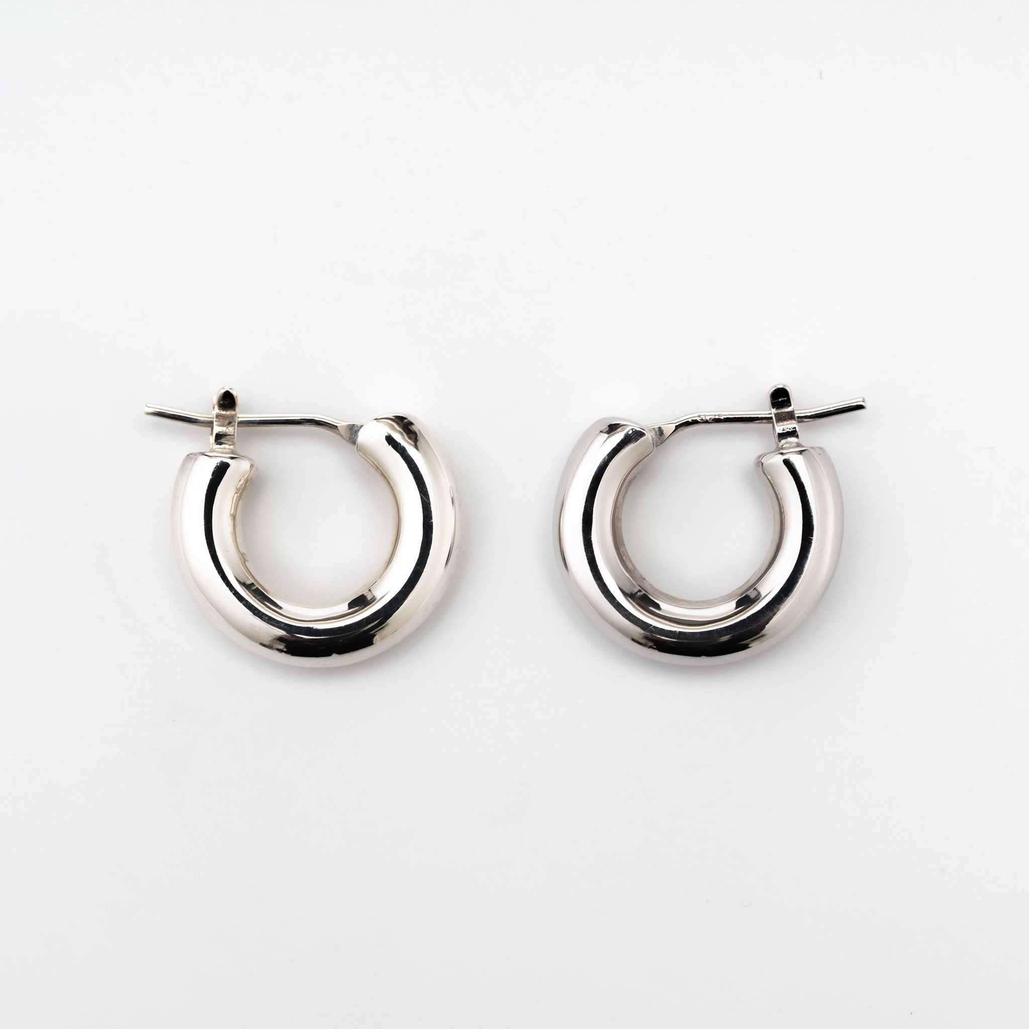シルバーピアス(フープ/鏡面)《M0010025》