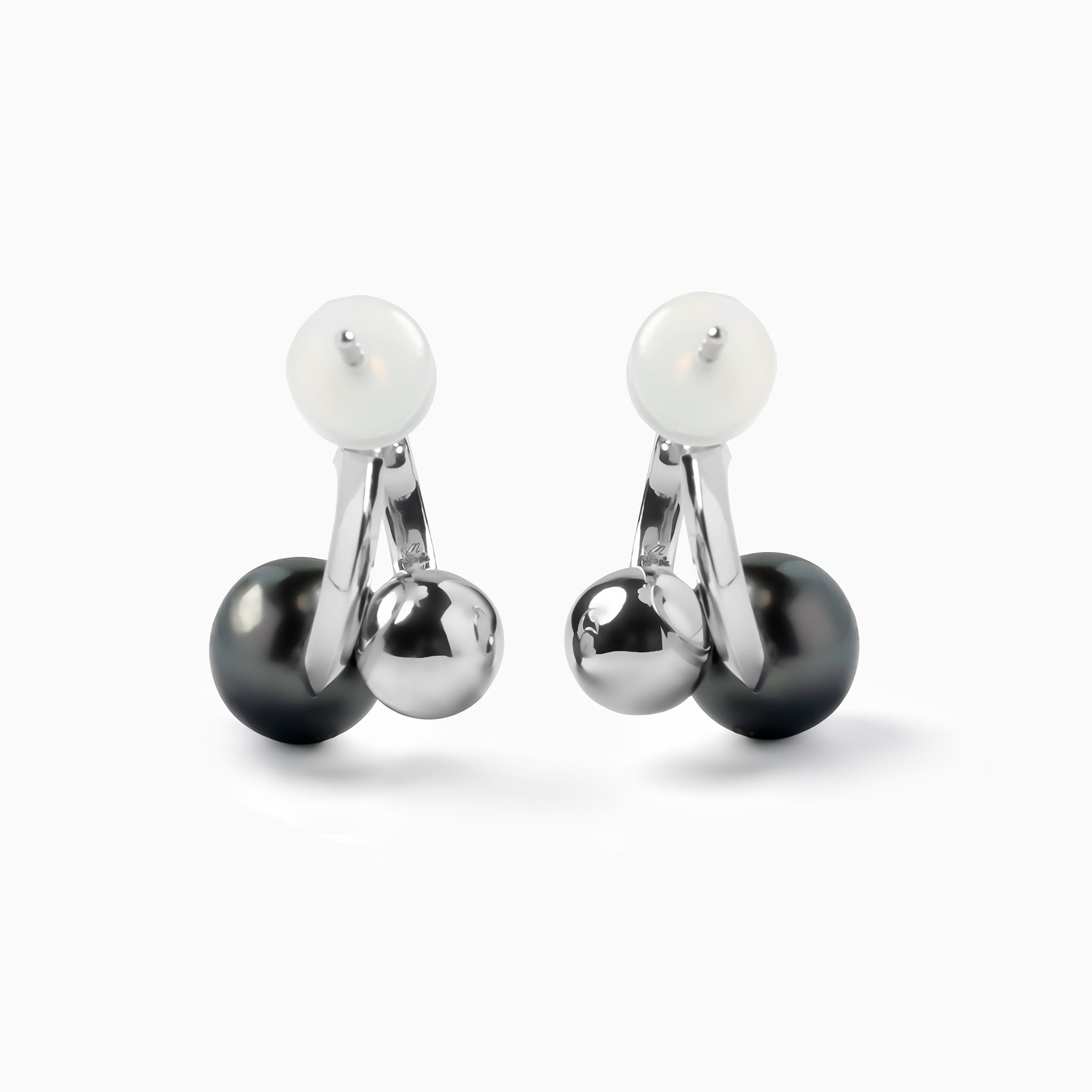 黒蝶真珠＋ダイアモンドピアス 特大 14mm 黒蝶真珠 ピアス/イヤリング 鑑別書付 存在感放つ圧倒