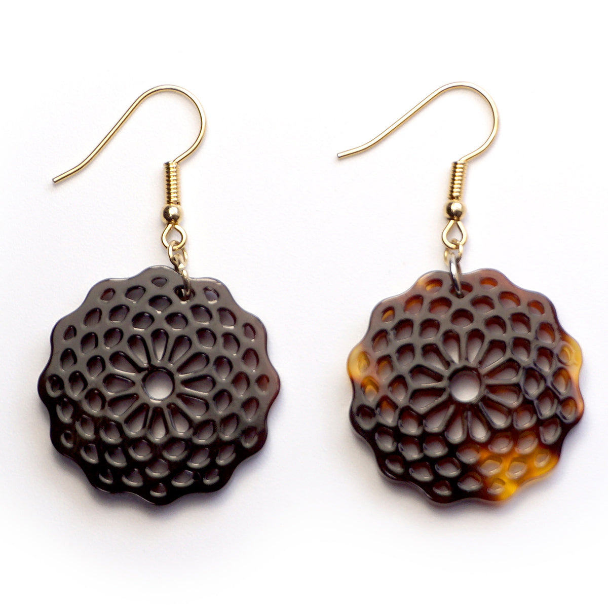 べっ甲 ピアス（菊花模様・小輪）《M0080030》