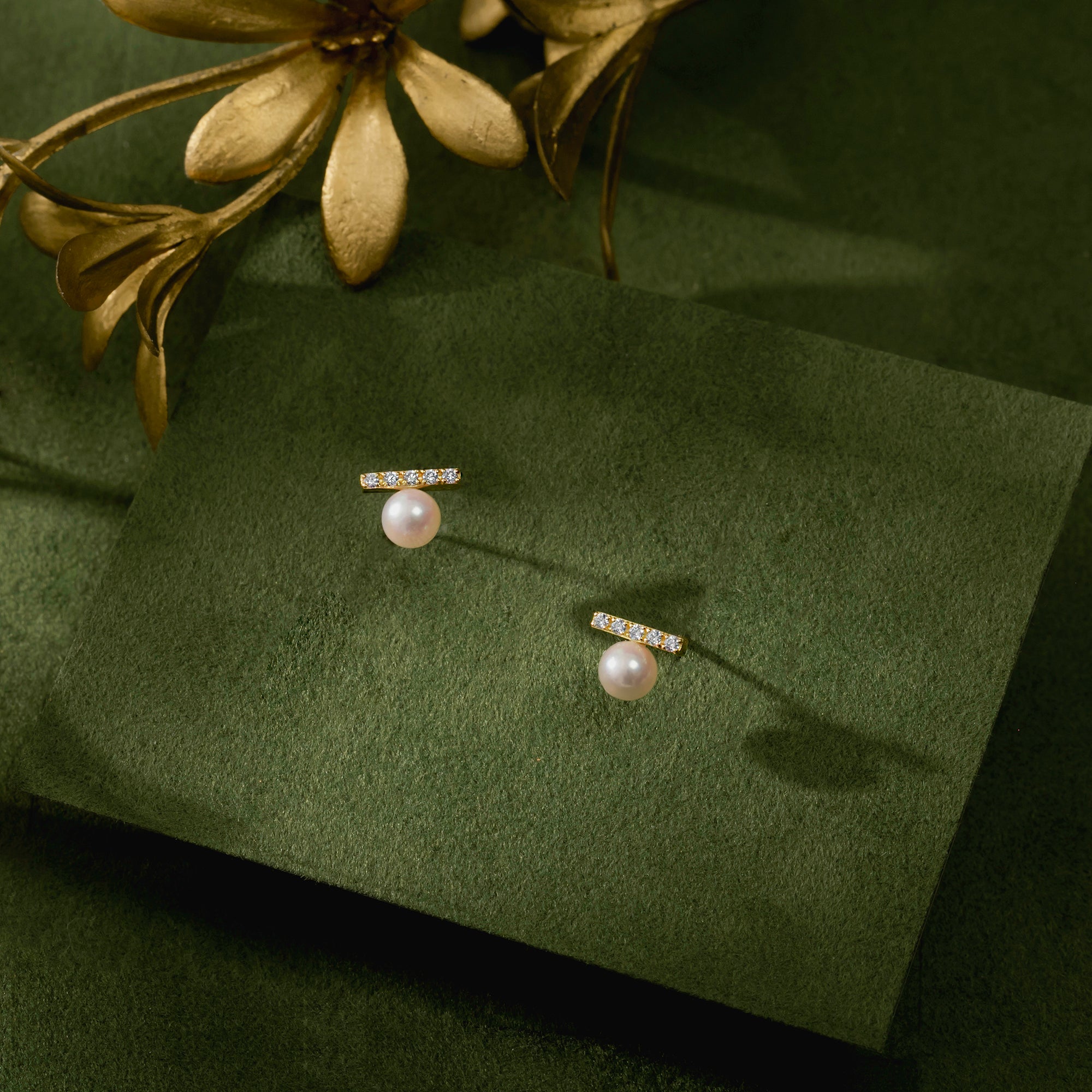 パール/ダイヤモンド K18ピアス(アコヤ真珠/4.5mm)〈M0110012〉