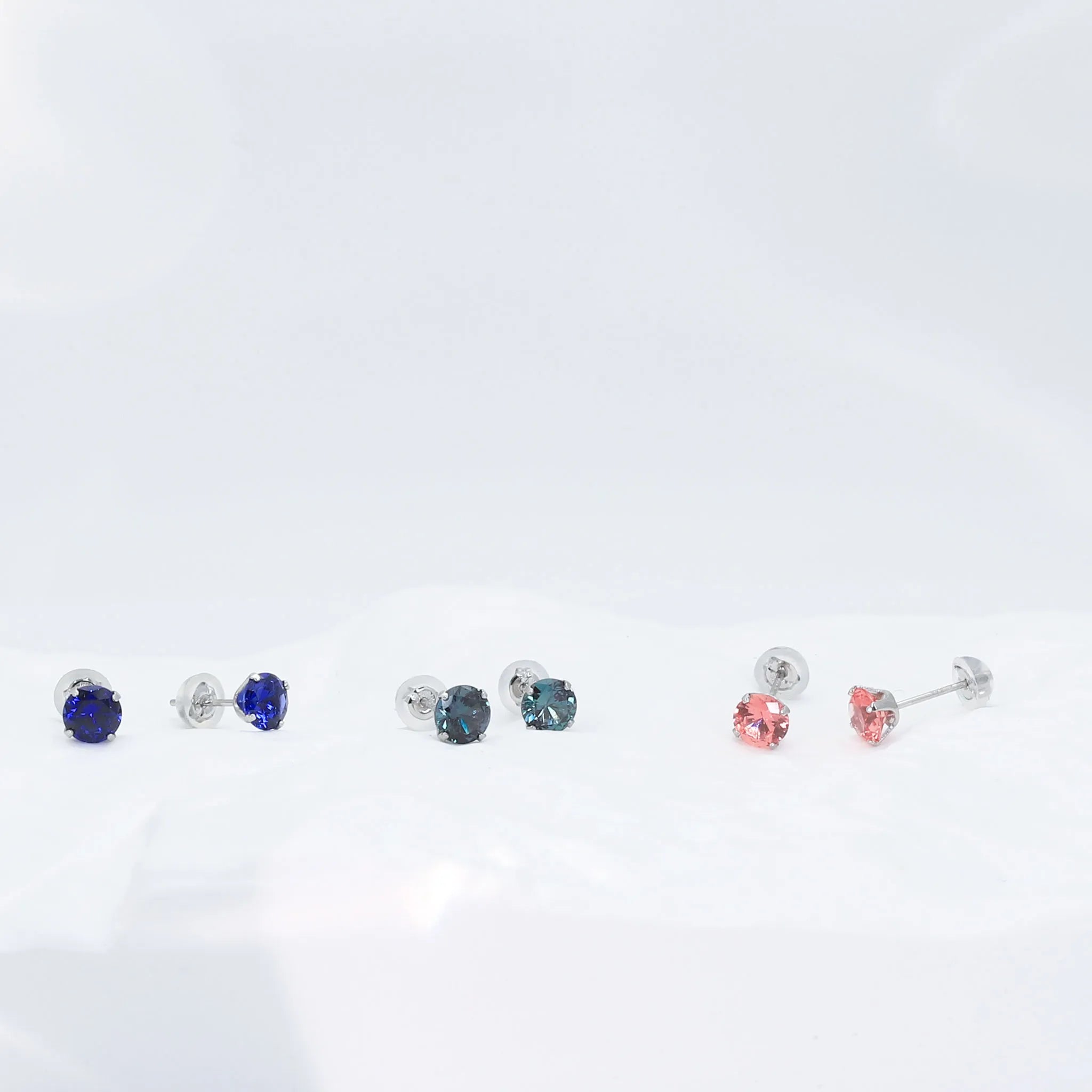 アレキサンドライト プラチナピアス(クレサンベール/ラウンドブリリアント/スタッド/6月誕生石)《WEPA2664》