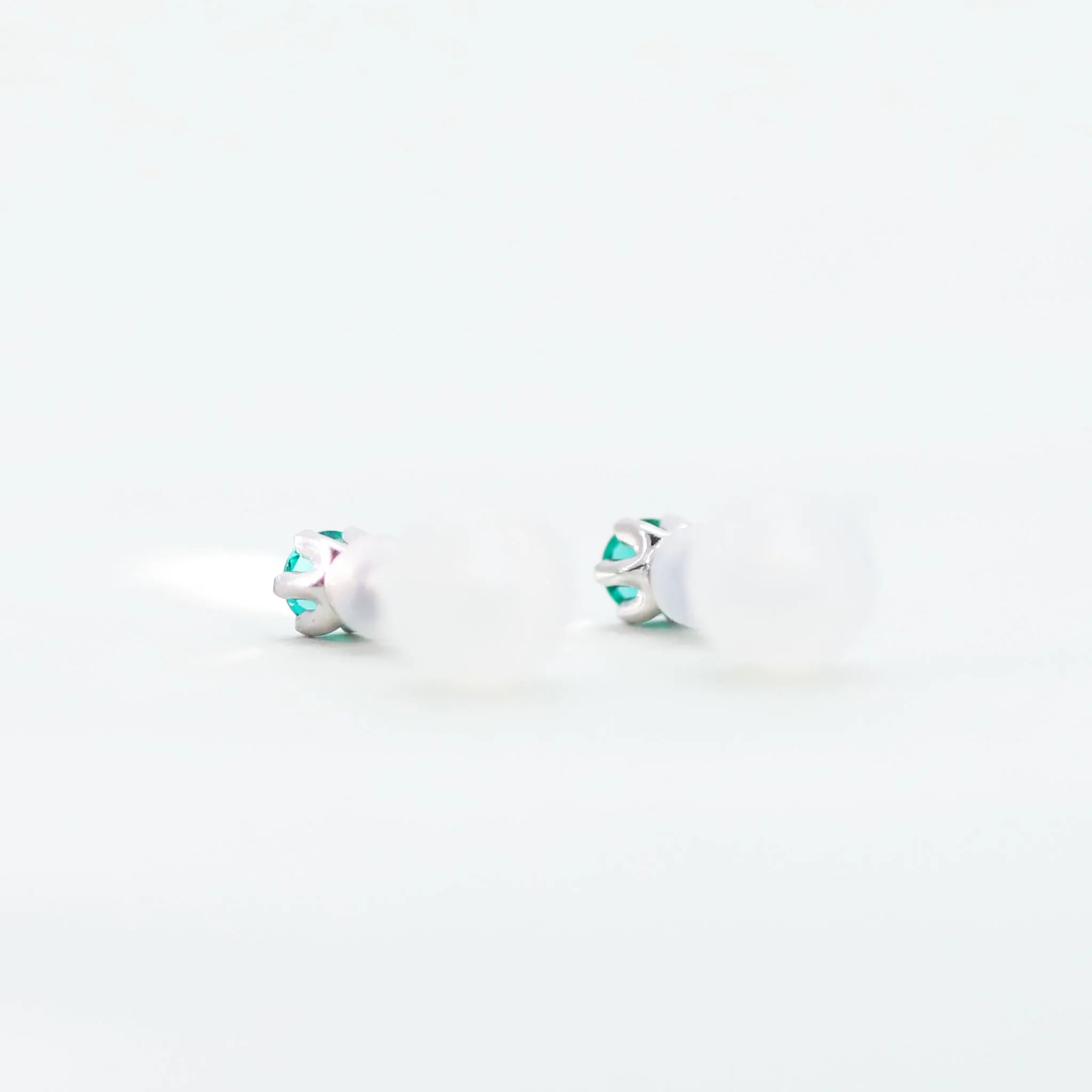 エメラルド K10セラミックピアス(クレサンベール/6本爪/Birthday/5月誕生石)《WEPE2950》