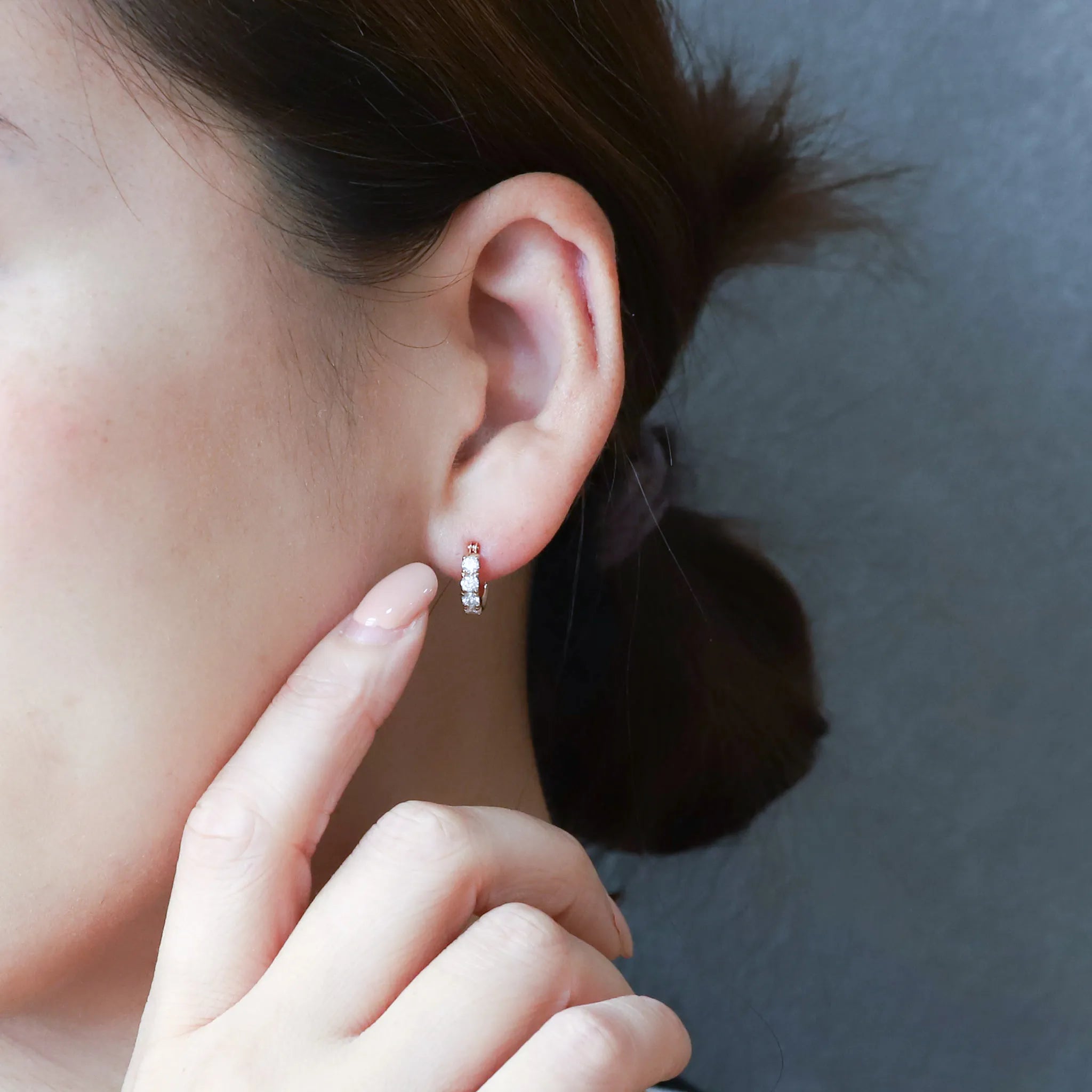 ダイヤモンド シルバーピアス（ラボグロウン/ミニフープ/0.4ct/4月誕生石）《WEPG0076》