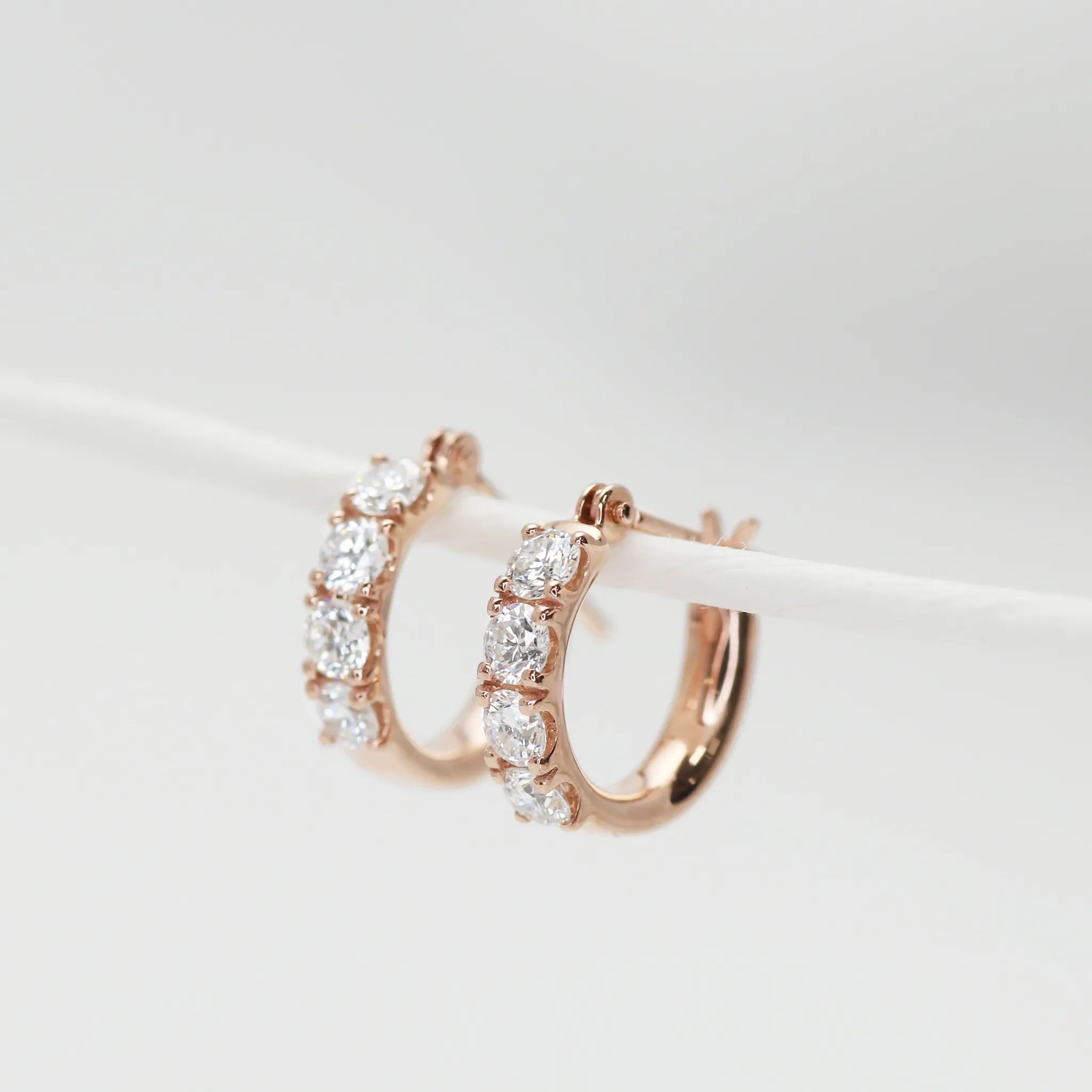 ダイヤモンド シルバーピアス（ラボグロウン/ミニフープ/計0.4ct/4月誕生石）《WEPG0077》