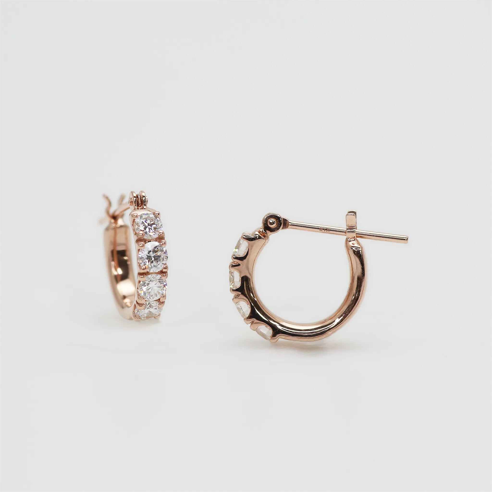 ダイヤモンド シルバーピアス（ラボグロウン/ミニフープ/計0.4ct/4月誕生石）《WEPG0077》