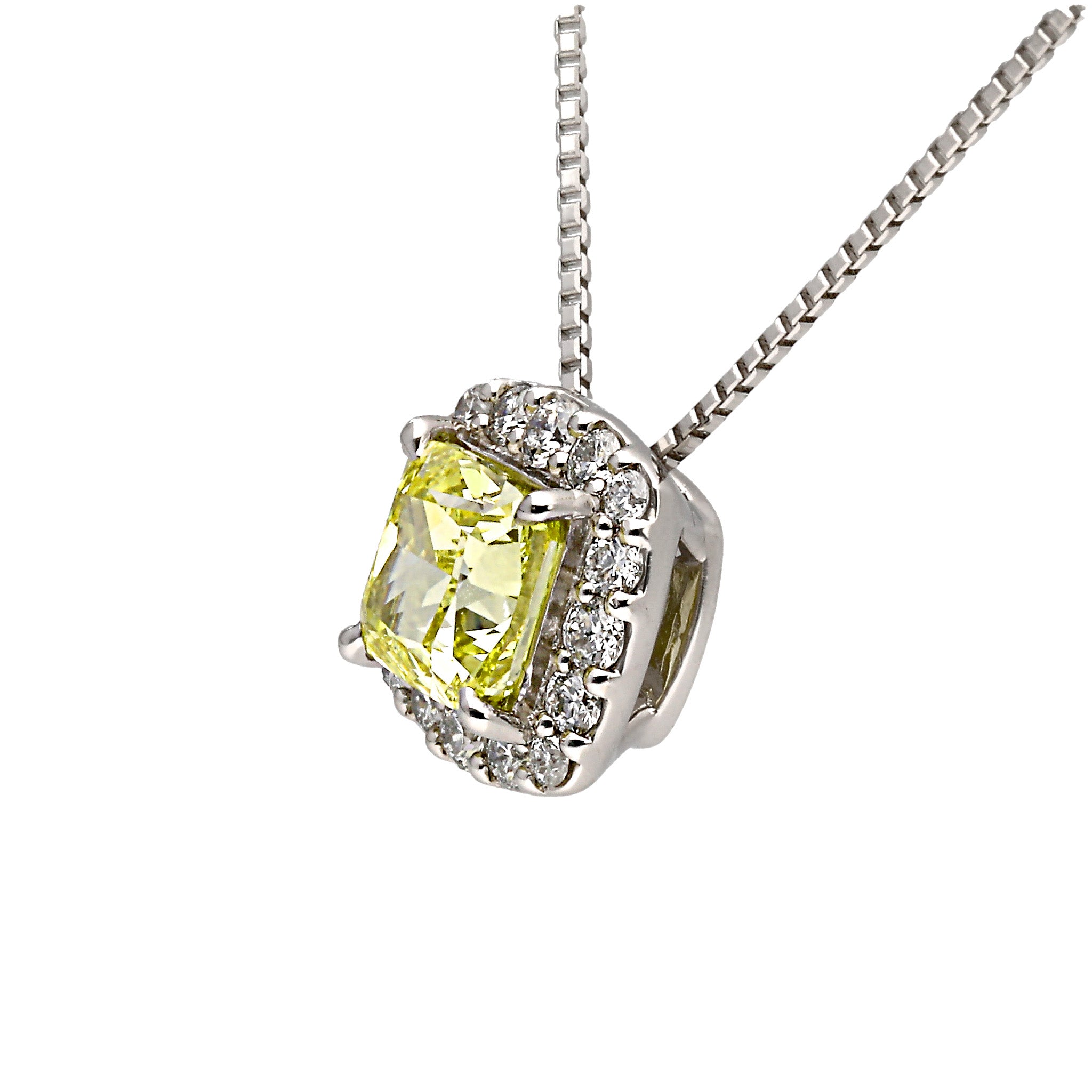 イエローダイヤモンド PTネックレス（F.V.Y/0.53ct/クッションカット/グレーディングレポート付)《WPDD4257》