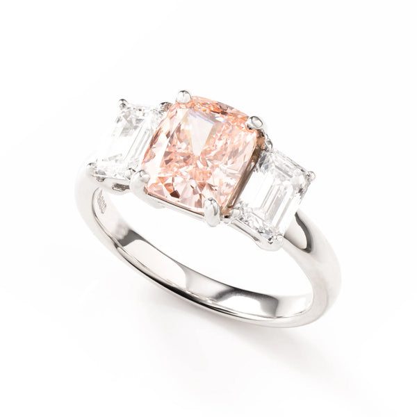 ようこ様 天然ピンク ダイヤモンド✨リング プラチナ 鑑別付 ダイヤ 新品仕上済 ピンクダイヤモンド プラチナリング(ラボグロウン/クッション