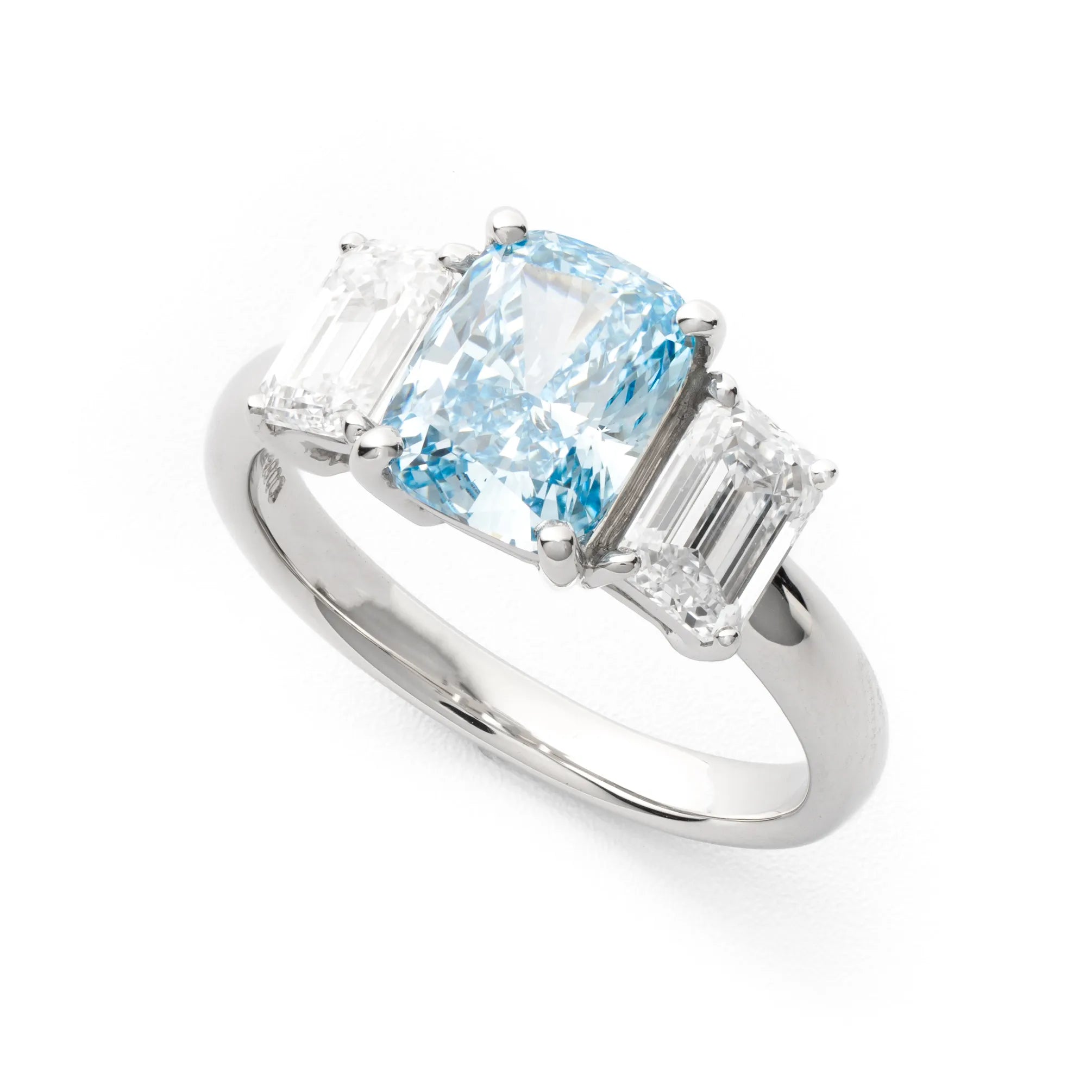 ブルーダイヤモンド プラチナリング(ラボグロウン/クッションカット/2.07ct/鑑別書付)《WRGG0033》