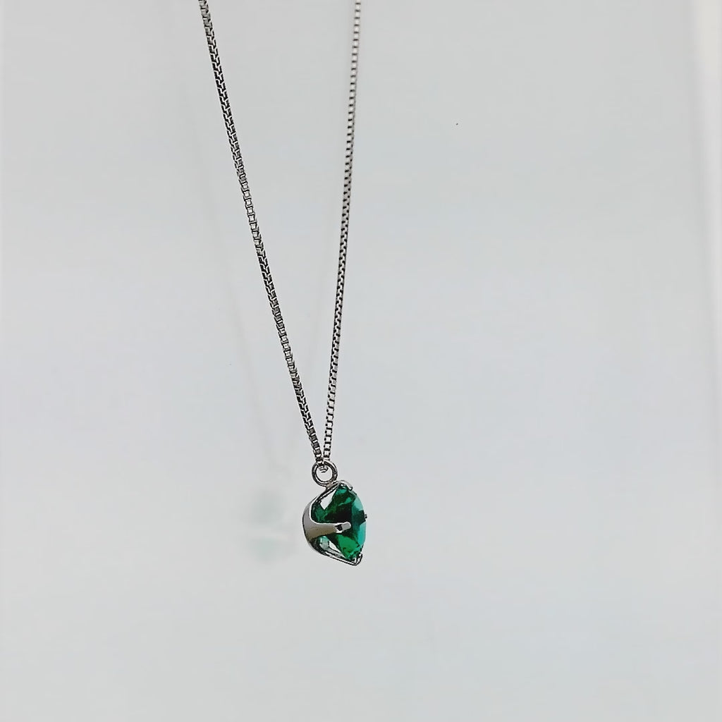 エメラルド プラチナネックレス(クレサンベール/ラウンドブリリアント